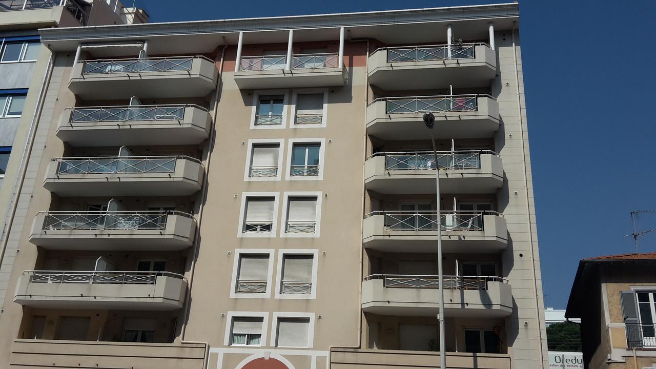 Parvis De La Mer, 50m De La